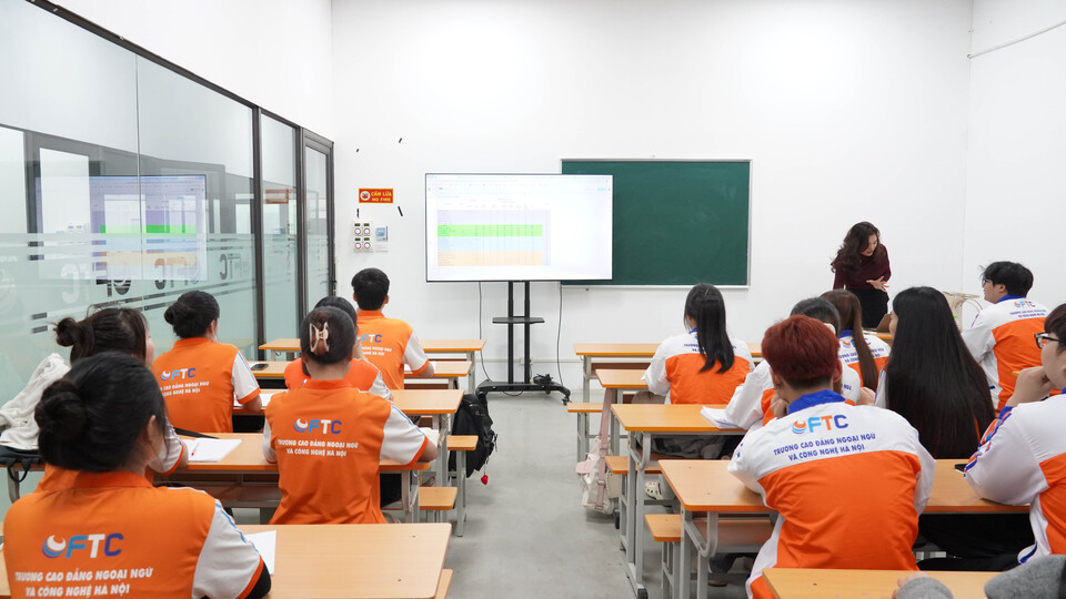 Du-gio-khoa-kinh-te-thuong-mai-4