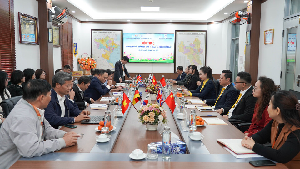 hoi-thao-dao-tao-nguon-nhan-luc-kinh-te-halal-va-ngon-ngu-a-rap-1