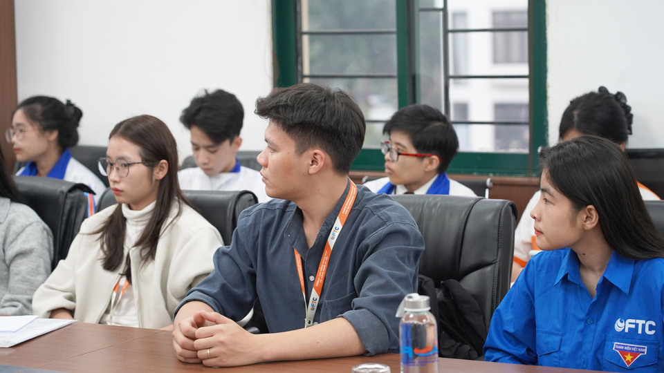 Tang-qua-ho-tro-hoc-sinh-sinh-vien-co-hoan-canh-kho-khan-nhan-dip-tet-nguyen-dan-binh-ngo-36