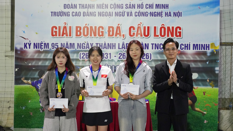 Chung kết bóng đá, cầu lông 2026 