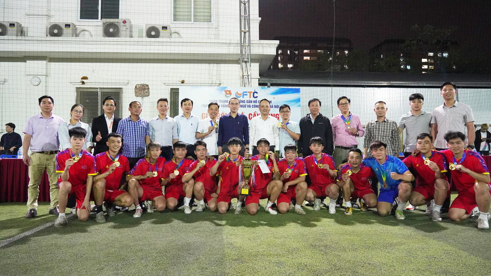 Chung kết bóng đá, cầu lông 2026