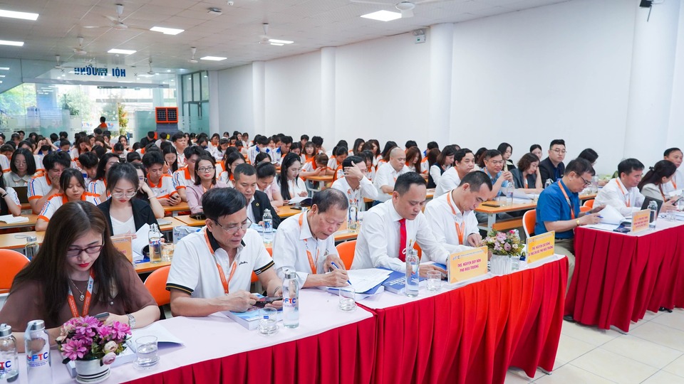 soi-noi-va-day-khat-vong-hoi-nghi-sinh-vien-ftc-nghien-cuu-khoa-hoc
