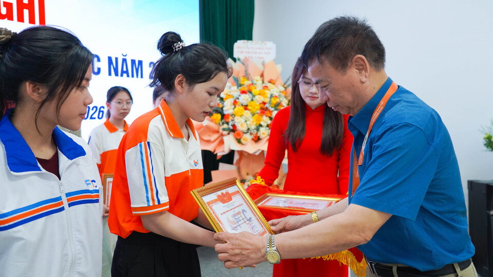 soi-noi-va-day-khat-vong-hoi-nghi-sinh-vien-ftc-nghien-cuu-khoa-hoc
