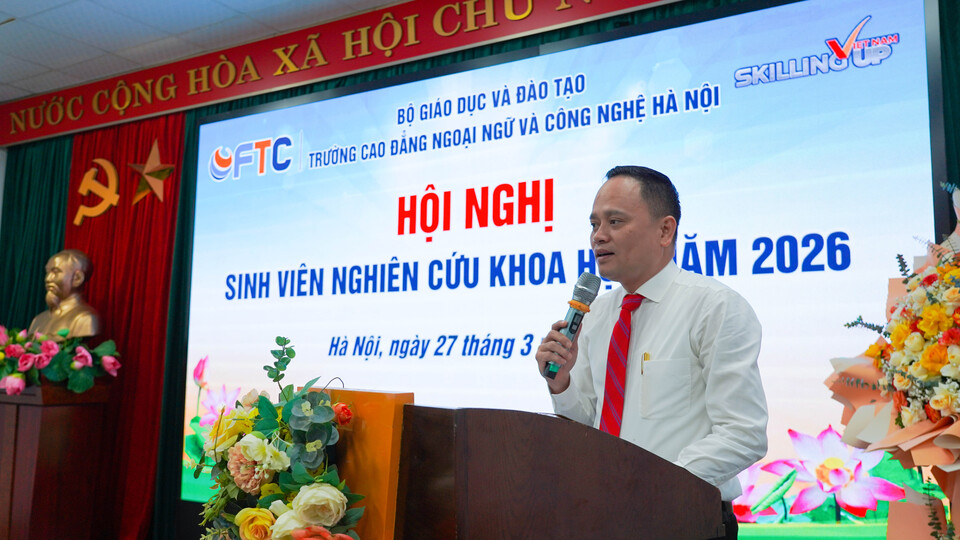 soi-noi-va-day-khat-vong-hoi-nghi-sinh-vien-ftc-nghien-cuu-khoa-hoc
